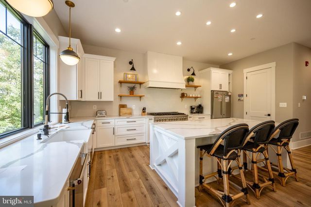 152 RIDGE RUN RD, Mc Henry, MD 21541