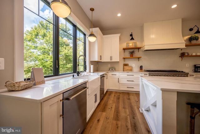 152 RIDGE RUN RD, Mc Henry, MD 21541