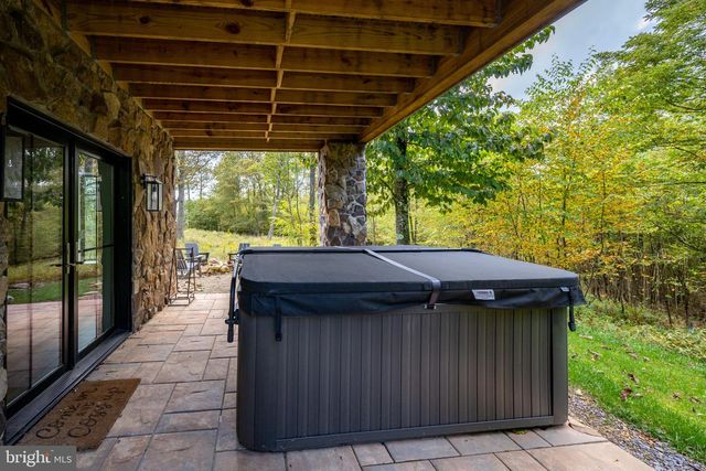 152 RIDGE RUN RD, Mc Henry, MD 21541