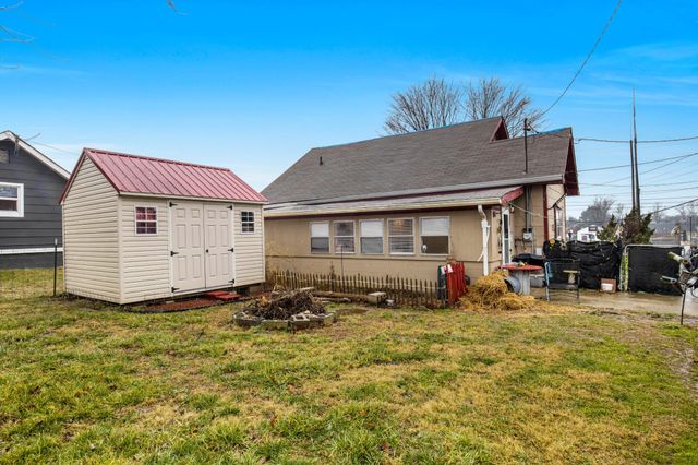 2461 Old Greenbrier Pike, Greenbrier, TN 37073