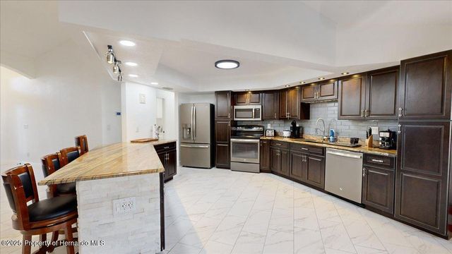 8251 Berkeley Manor Boulevard, Spring Hill, FL 34606