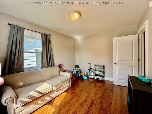 106 Layne Avenue, Nitro, WV 25143