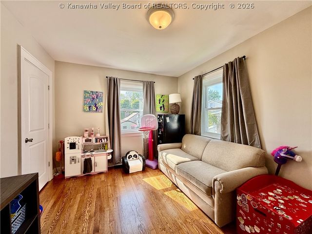 106 Layne Avenue, Nitro, WV 25143