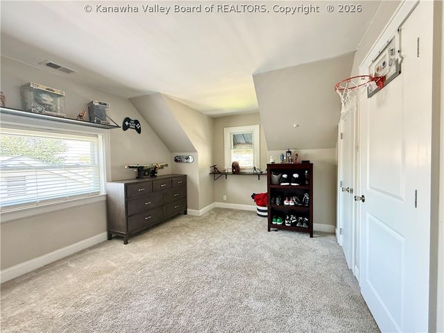 106 Layne Avenue, Nitro, WV 25143