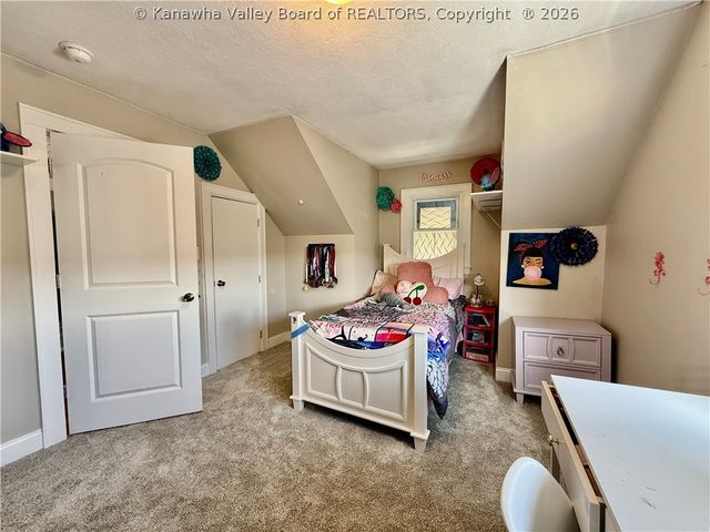 106 Layne Avenue, Nitro, WV 25143