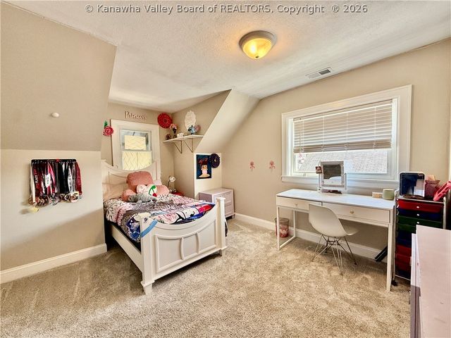106 Layne Avenue, Nitro, WV 25143