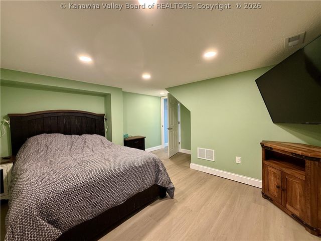 106 Layne Avenue, Nitro, WV 25143
