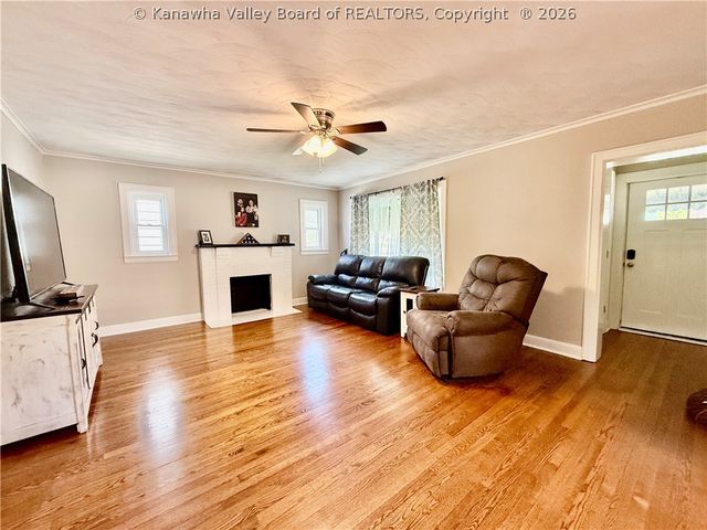 106 Layne Avenue, Nitro, WV 25143