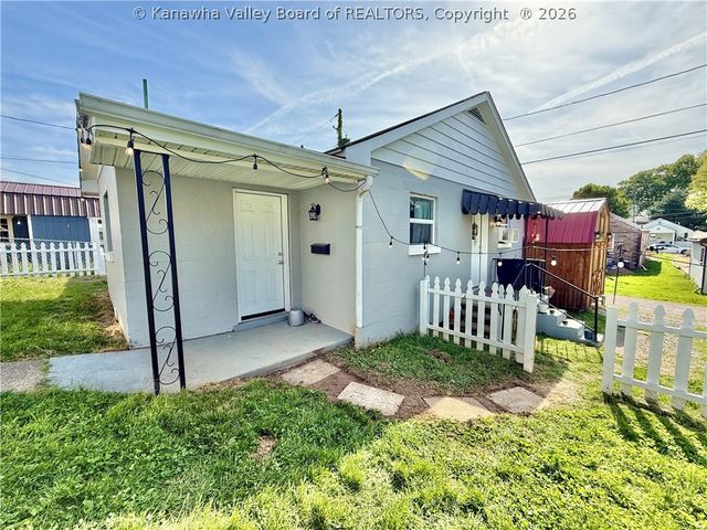 106 Layne Avenue, Nitro, WV 25143