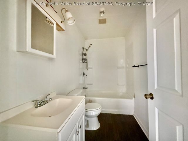 106 Layne Avenue, Nitro, WV 25143