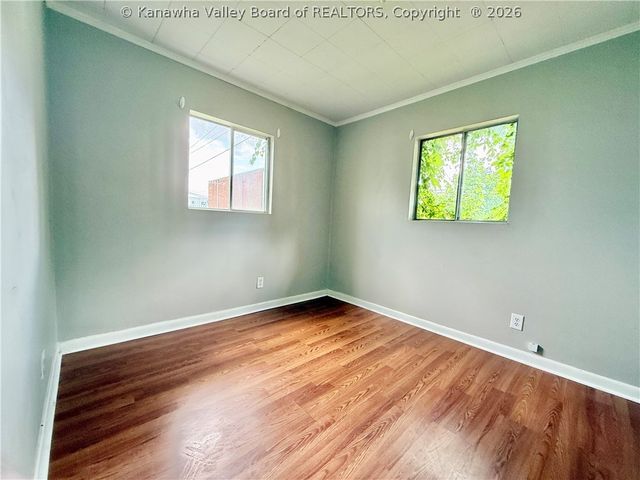 106 Layne Avenue, Nitro, WV 25143