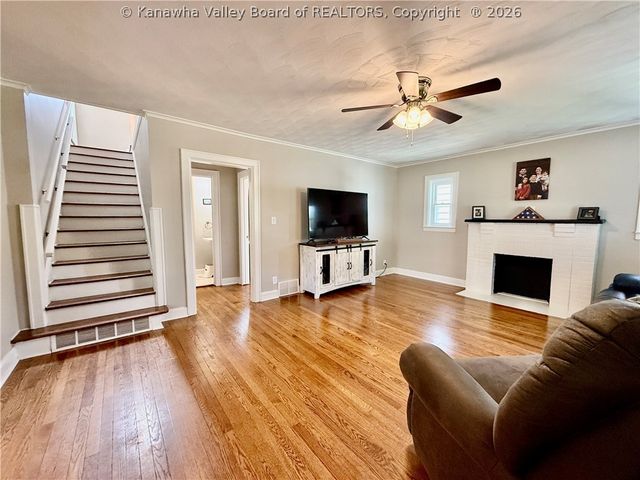 106 Layne Avenue, Nitro, WV 25143