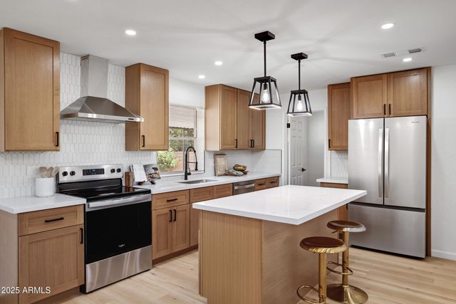 635 N 67TH Place, Mesa, AZ 85205