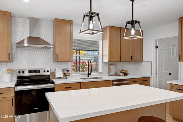 635 N 67TH Place, Mesa, AZ 85205