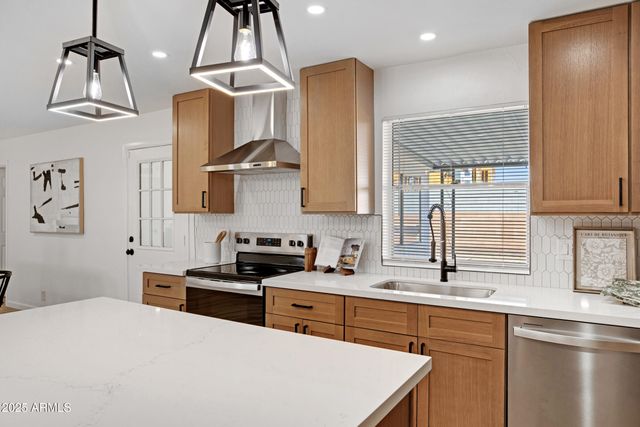 635 N 67TH Place, Mesa, AZ 85205