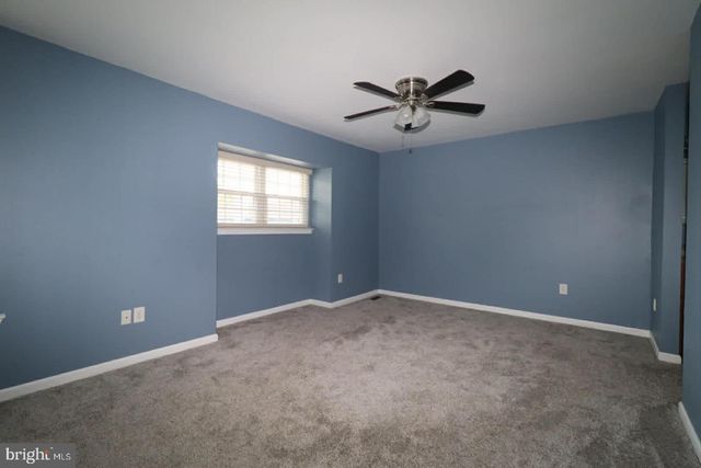 8 DEERFIELD CT, Bordentown, NJ 08505