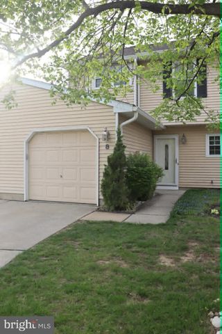 8 DEERFIELD CT, Bordentown, NJ 08505