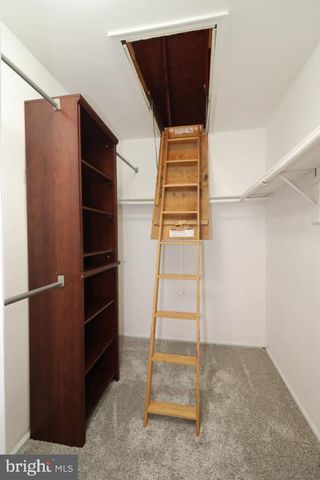 8 DEERFIELD CT, Bordentown, NJ 08505