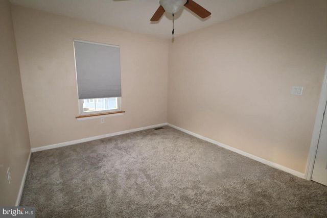 8 DEERFIELD CT, Bordentown, NJ 08505