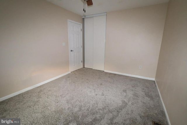 8 DEERFIELD CT, Bordentown, NJ 08505