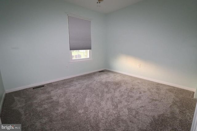8 DEERFIELD CT, Bordentown, NJ 08505