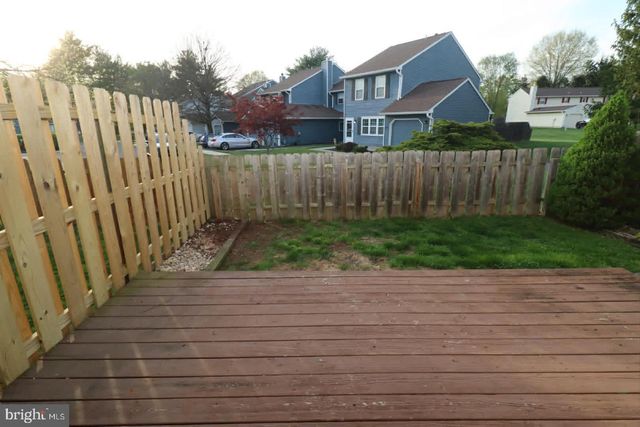 8 DEERFIELD CT, Bordentown, NJ 08505