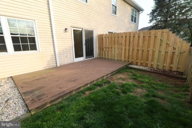 8 DEERFIELD CT, Bordentown, NJ 08505