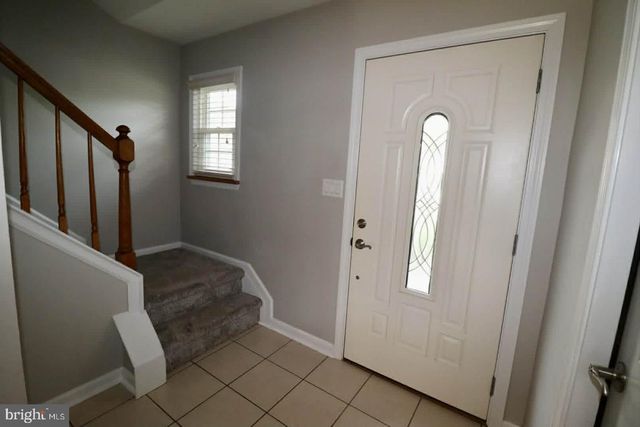 8 DEERFIELD CT, Bordentown, NJ 08505