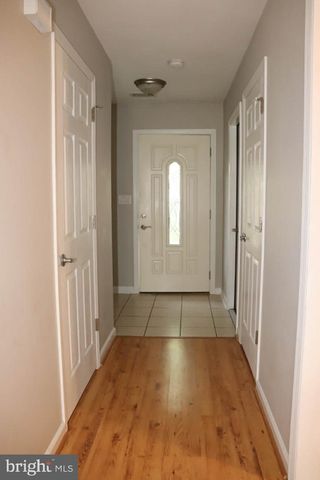 8 DEERFIELD CT, Bordentown, NJ 08505