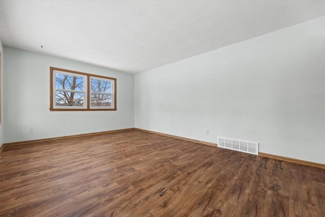 S46W29780 Genesee ROAD, Waukesha, WI 53189