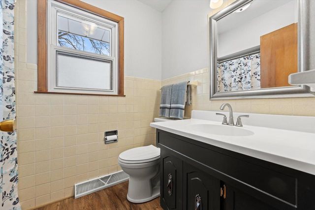 S46W29780 Genesee ROAD, Waukesha, WI 53189