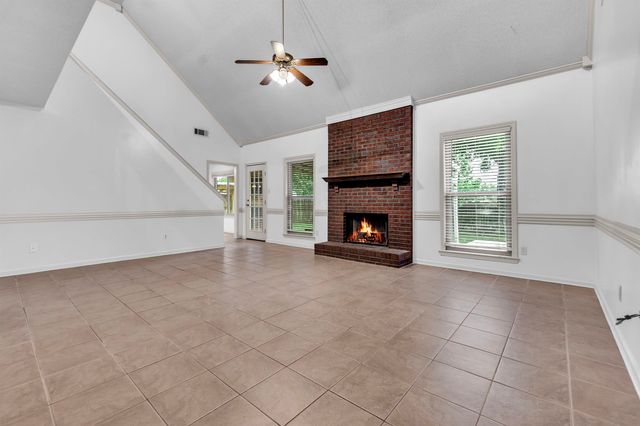 2957 VALLEY LAKE DR, Bartlett, TN 38135