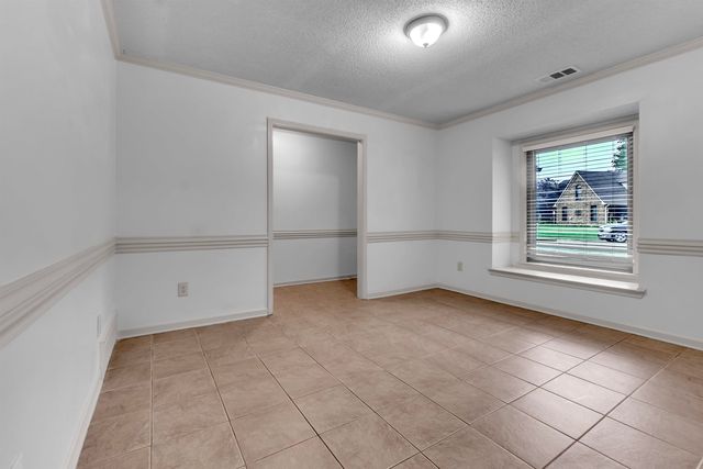 2957 VALLEY LAKE DR, Bartlett, TN 38135