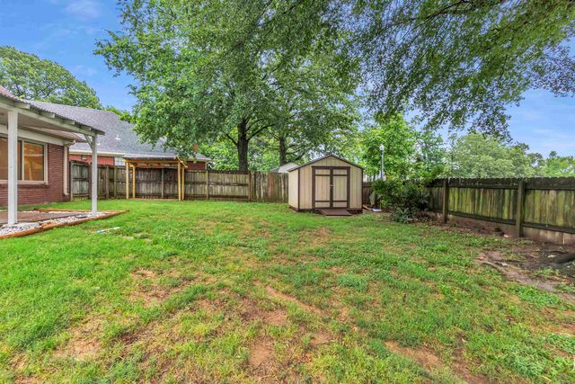 2957 VALLEY LAKE DR, Bartlett, TN 38135