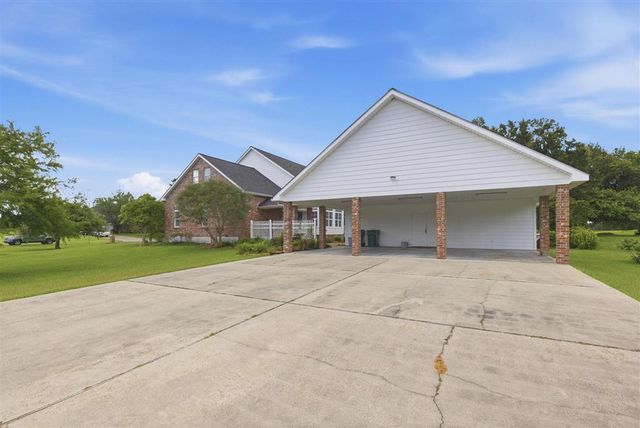 2411 Bon Vie Drive, Sulphur, LA 70665