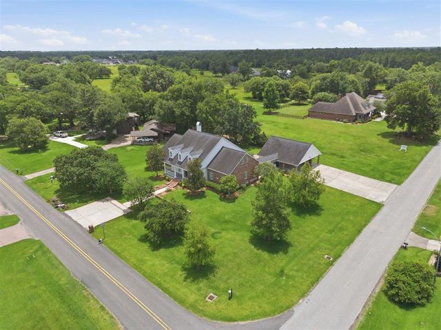 2411 Bon Vie Drive, Sulphur, LA 70665