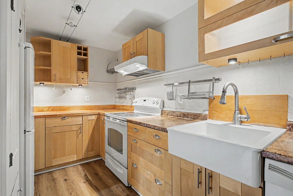 32 Market Street A, Somersworth, NH 03878
