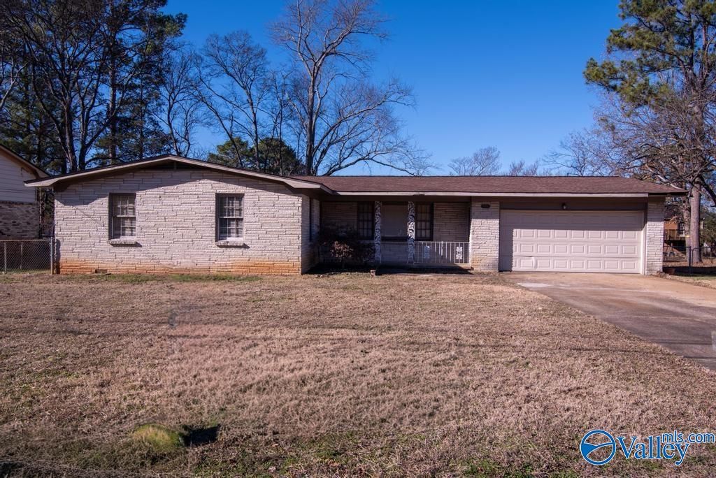 11026 Mcbride Drive SE, Huntsville, AL 35803