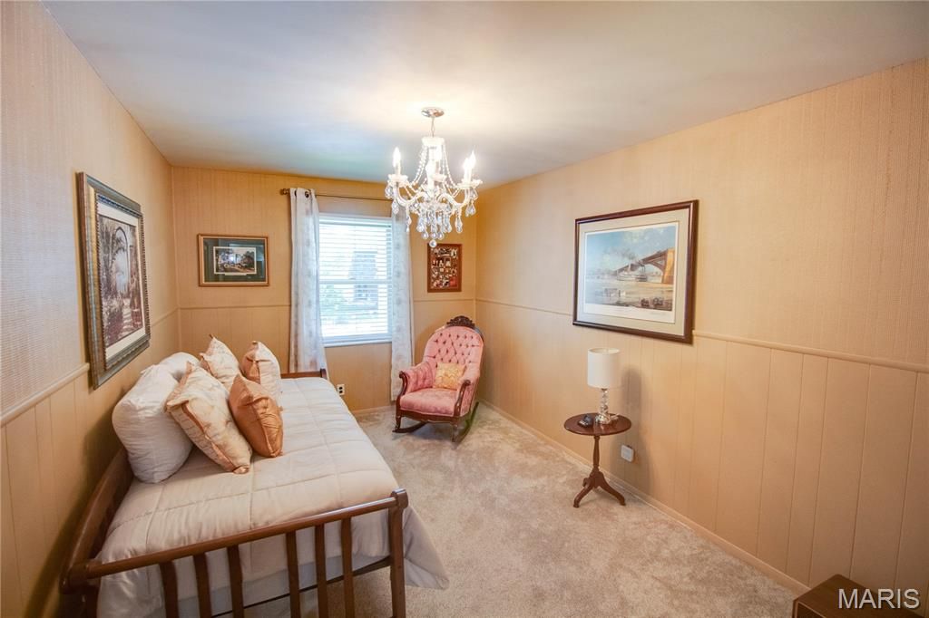 Image 26 of property listing at 1916 W Delmar Avenue F, Godfrey, IL 62035