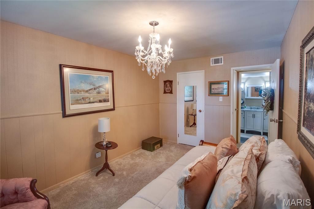 Image 28 of property listing at 1916 W Delmar Avenue F, Godfrey, IL 62035