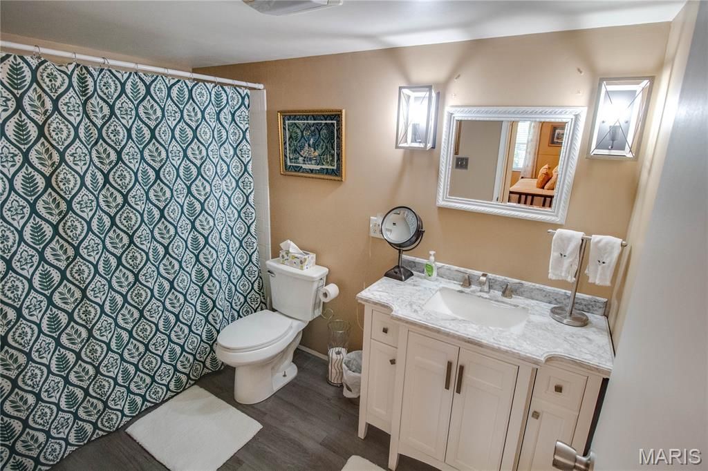 Image 32 of property listing at 1916 W Delmar Avenue F, Godfrey, IL 62035