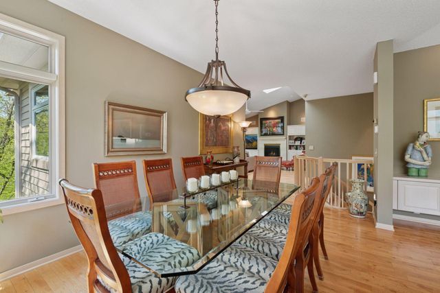 7057 Crowne Oak Road, Eden Prairie, MN 55344