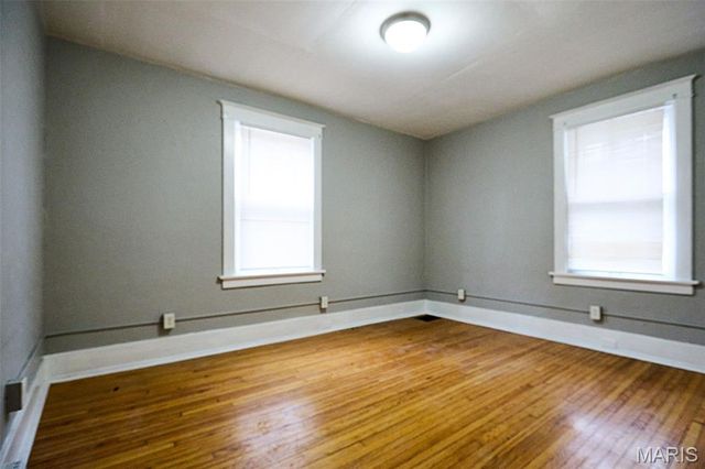 9038 Tudor Avenue, St Louis, MO 63114