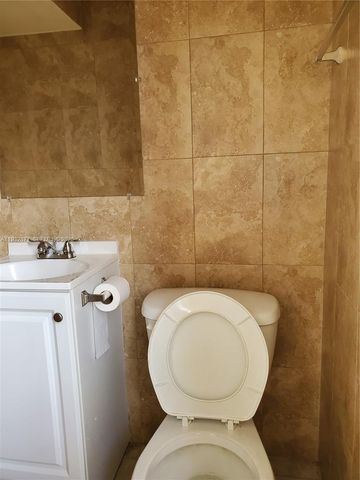 1449 NE 131st St 1449, North Miami, FL 33161