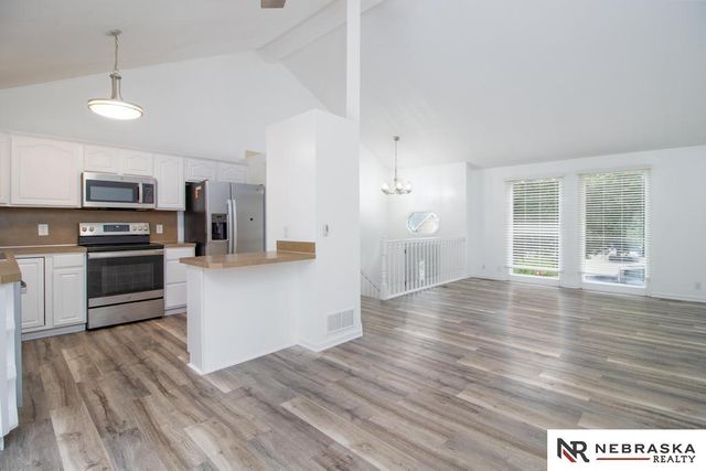 8315 Girard Street, Omaha, NE 68122