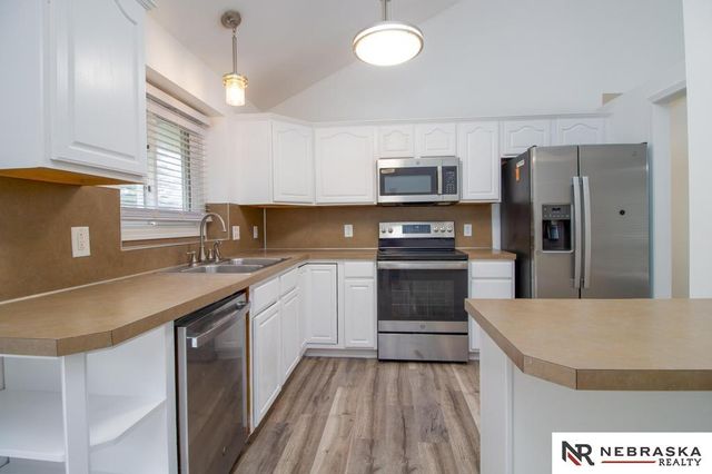 8315 Girard Street, Omaha, NE 68122