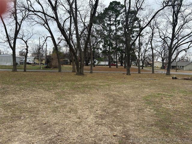 406 Creek Avenue, Fort Gibson, OK 74434