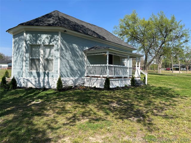 406 Creek Avenue, Fort Gibson, OK 74434