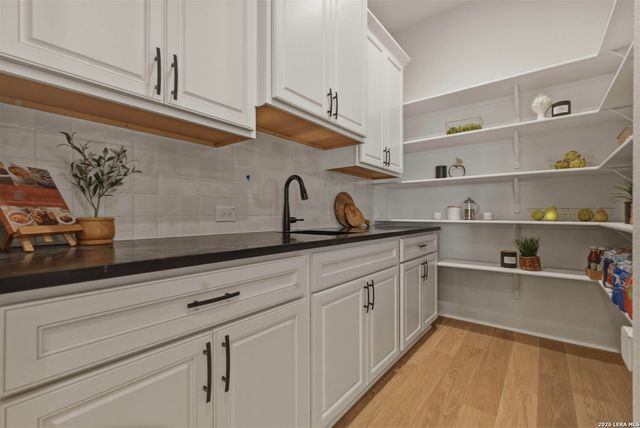 9758 Lenox Hill, San Antonio, TX 78255