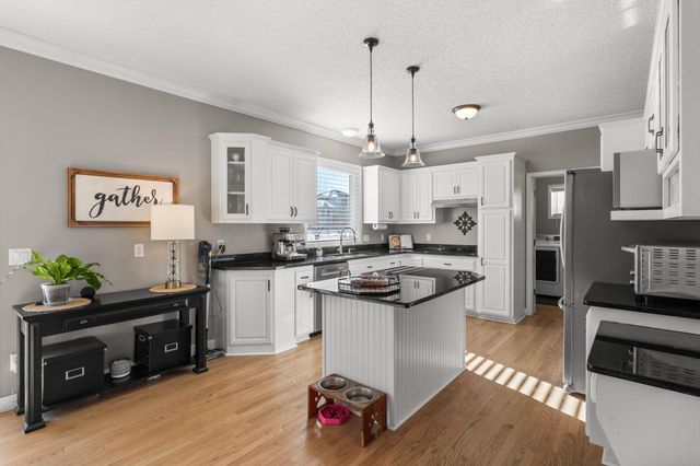 3319 Wood Duck Drive NW, Prior Lake, MN 55372